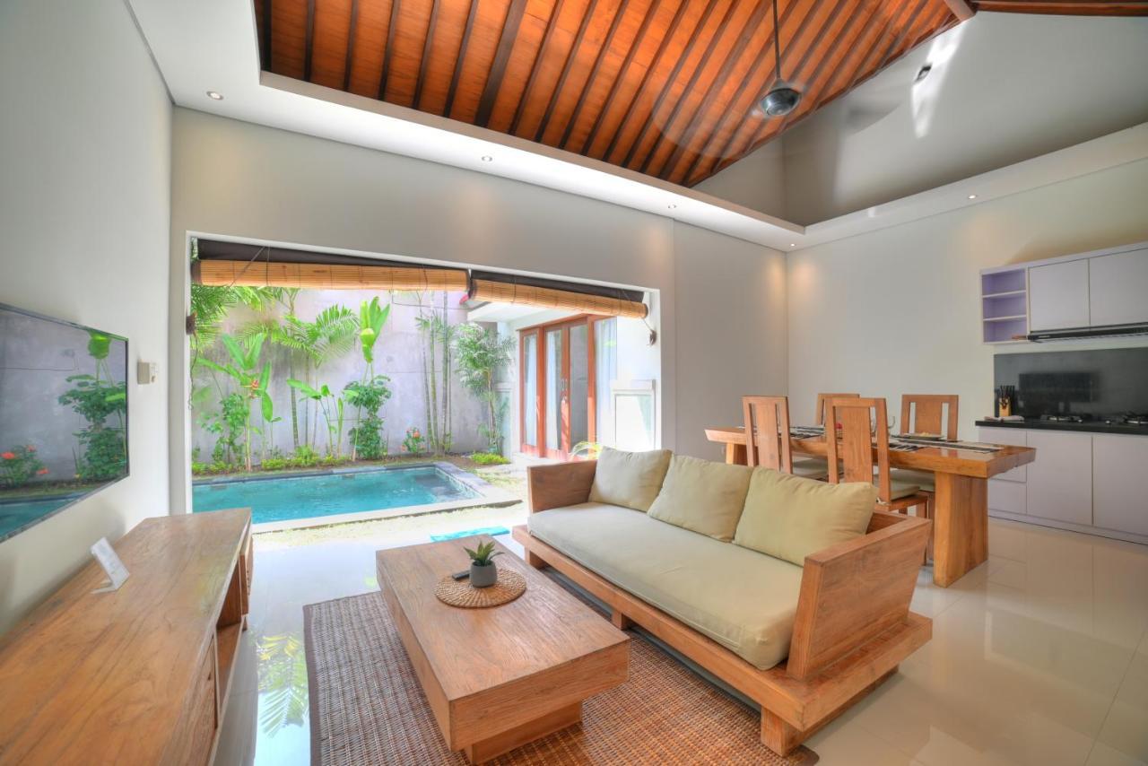 Laksmi Legian Villa